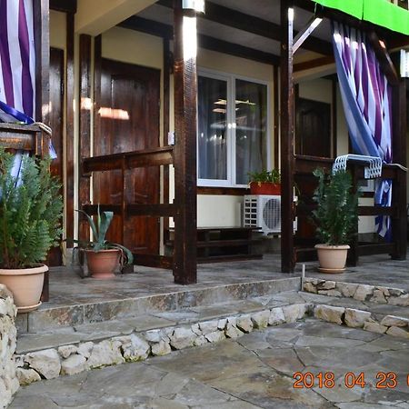 U Palycha Guest House Suchumi Exteriér fotografie