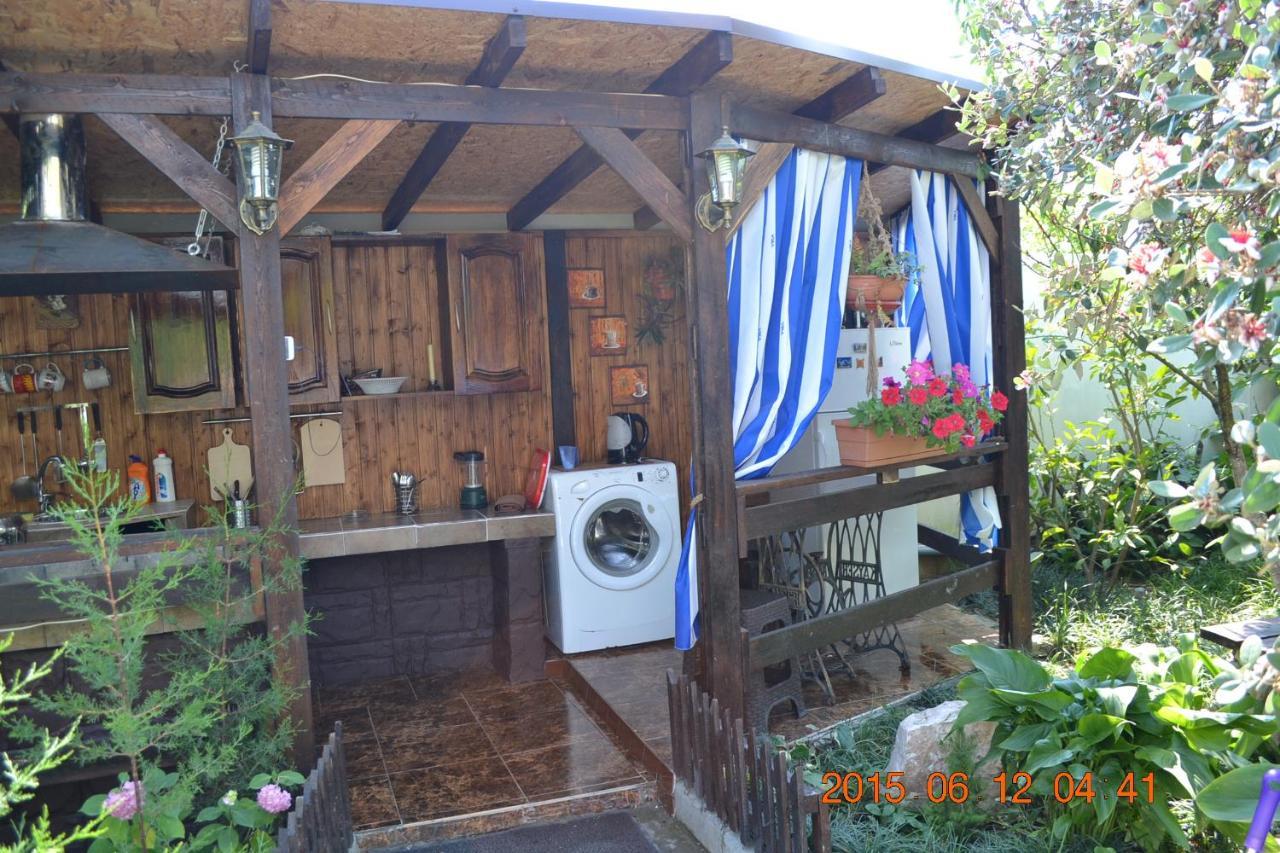 U Palycha Guest House Suchumi Exteriér fotografie