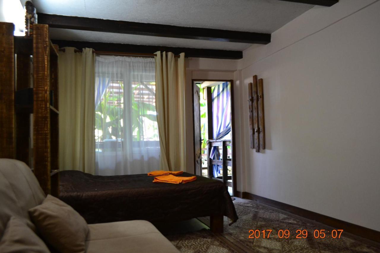 U Palycha Guest House Suchumi Exteriér fotografie