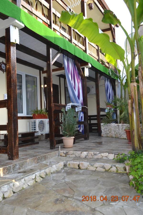 U Palycha Guest House Suchumi Exteriér fotografie