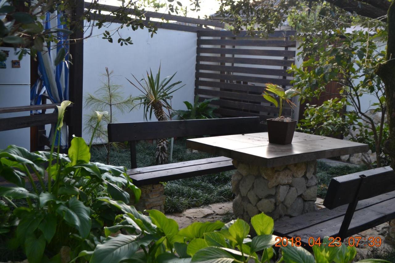 U Palycha Guest House Suchumi Exteriér fotografie